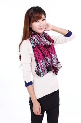 【2014供應(yīng)新款時尚交織棉麻絲巾批發(fā) 彩色幾何圖長款圍巾批發(fā)】價格,廠家,圖片,圍巾,蘇州合仕德服裝服飾-